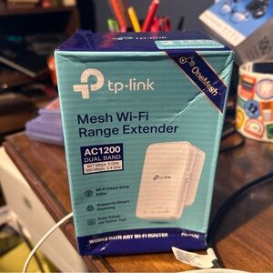 TP-Link Blue and White Mesh Wi-Fi Range Extender